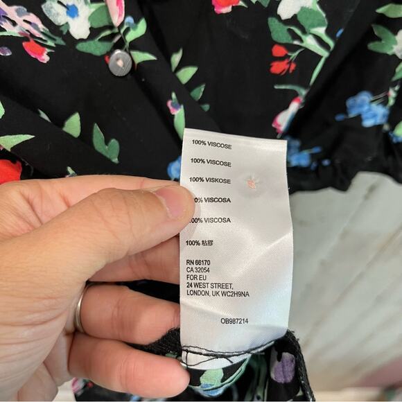 Anthropologie Maeve Floral Flutter Sleeve Black Button Down Shirt - Picture 7 of 7